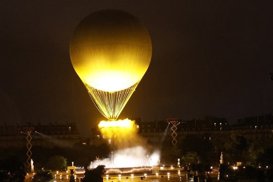  Olimpinėms žaidynėms startas – duotas: iškilmingoje atidarymo ceremonijoje Senos upėje suspindo ir griausmingi lietuviai