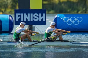 Broliai Stankūnai keliauja į pusfinalį: kvalifikacijoje buvo treti, greičiau irklavo tik rumunai ir kroatai    