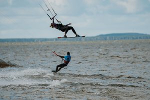 Po daugiau nei 20 metų pertraukos jėgos aitvarų atletai vėl varžysis Lietuvos pajūryje – vyks Vėjo sporto festivalis