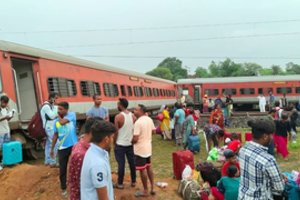 Indijoje nuo bėgių nulėkė traukinys: pranešama apie aukas