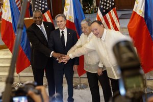 A. Blinkenas pareiškė, kad JAV skirs Filipinams 500 mln. JAV dolerių karinį finansavimą