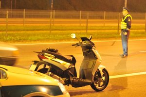 Vairuotojas motoroleriu bandė sprukti nuo policijos: vėliau paaiškėjo, kodėl taip pasielgė