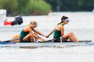 Laukia dar vienas finalas – pusfinalyje puikiai pasirodė irkluotojos K. Kralikaitė ir I. Adomavičiūtė