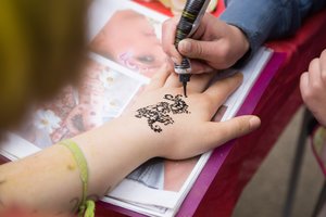 Ar tatuiruotės gali sukelti kraujo vėžį? Nauji duomenys privertė susirūpinti