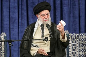 Žiniasklaida: Irano lyderis A. Khamenei davė įsakymą tiesiogiai smogti Izraeliui