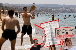 Lietuviai papasakojo, kaip atostogauja ten, kur turistai nepageidaujami: „girtuokliais“ praminti keliautojai iš čia vejami lauk