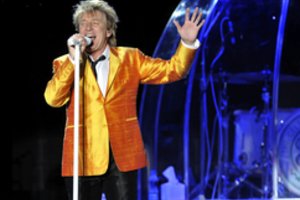 Netikėta: roko legenda Rodas Stewartas naktimis žaidžia su traukinukais