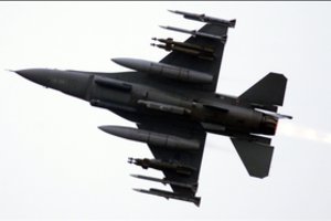 Dar galingesni: skelbia, kad JAV aprūpins Ukrainos „F-16“ pažangiais ginklais