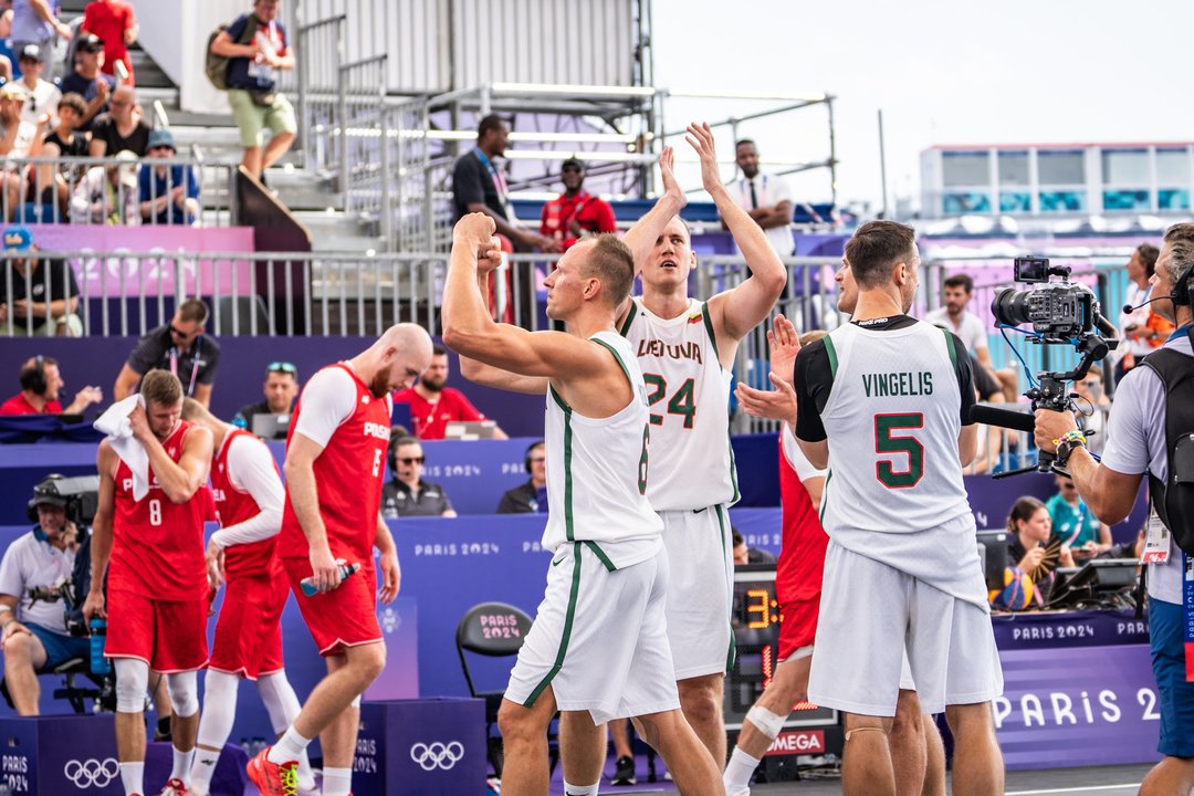  Lietuvos trijulių rinktinė atsidarė Paryžiuje: įveikė Lenkijos rinktinę<br> Vytauto Dranginio/LTOK nuotr.