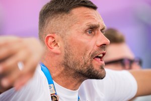 Pirmą kartą tokią frazę ištaręs D. Novickas pyko ir po pergalės prieš JAV: „Imsime pinigines baudas“