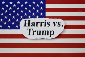 K. Harris rinkimų kampanijai liepą paaukota 310 mln. dolerių, D. Trumpo – 138,7 mln.