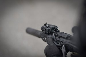 Lietuvos kariuomenei – artimos kovos lazeriniai taikikliai „BROLIS LP5X“