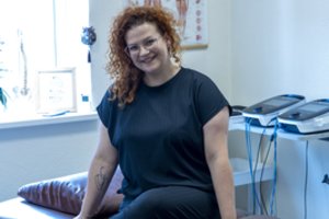 Kineziterapeutė pasidalijo paslaptimi, kaip gydo nugaros skausmus: savotiškai apgauname pacientą