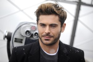 Baseine be sąmonės rastas Holivudo aktorius Zacas Efronas