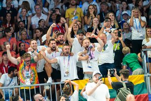 Medalį į Lietuvą parvešiantis D. Novickas neslėpė ašarų: „Mūsų bronza mums – auksas“