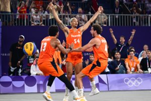 Olimpinė fantastika: pergalingas Nyderlandų trijulės lyderio metimas nukalė šaliai olimpinį auksą