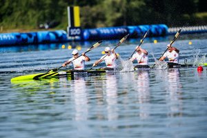 Lietuvos baidarių ir kanojų keturvietė po falšstarto šiaip ne taip prasmuko į 500 metrų distancijos pusfinalį