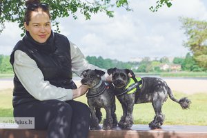 Badu ir troškuliu marintos „dvynukės“ buvo išgelbėtos nuo žiaurios lemties: klausant jų istoriją – sunku nesigraudinti