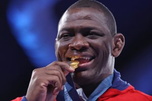 41-erių Kubos imtynininkas įsirašė į olimpinių žaidynių istoriją ir Paryžiuje simboliškai baigė savo karjerą