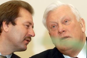 V. Adamkui talkinęs istorikas – apie amžinas lyderių kovas: prisiminė šokiravusį pokalbį su A. Brazausku