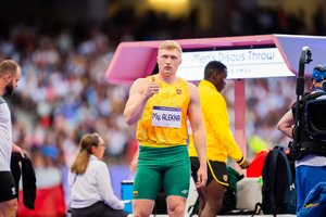 Kelias minutes olimpinį rekordą savo kišenėje turėjęs M. Alekna iškovojo sidabrinį medalį