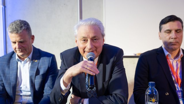 Vadovas ar lyderis – ko ugdymo įstaigai reikia labiau?