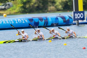 Lietuvos keturvietė baidarė jau svajoja laimėti Paryžiaus medalį – prasimušė į finalą