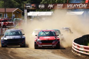 Sekmadienį Vilkyčių trasoje – paskutinės šiemet tarptautinės ralio kroso varžybos su 80 dalyvių