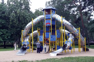 Įspėja tėvus nesileisti kartu su vaikais nuo čiuožynių – tai gali būti pavojingiau, nei galvojate