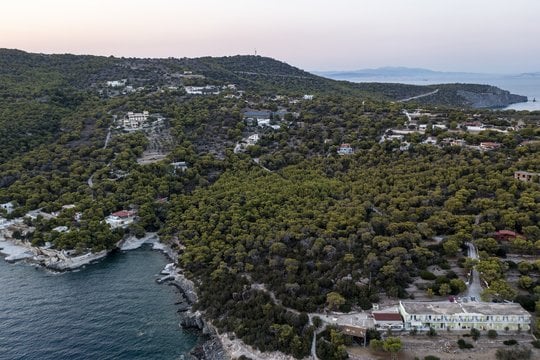 Graikijai priklausančioje saloje esanti Landsbergių vila ir salos vaizdai.<br>V.Ščiavinsko nuotr.