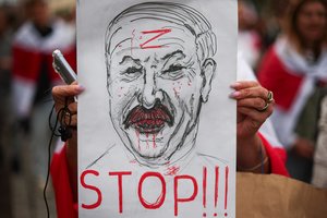 Jungtinė Karalystė skyrė sankcijas Baltarusijos eksportuotojams į Rusiją, baudžiamųjų kolonijų viršininkams