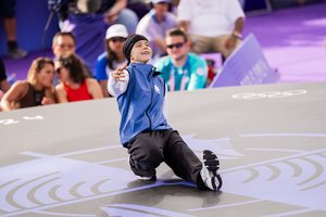 Lietuva džiaugiasi dar vienu medaliu – D. Banevič istorinėse olimpinėse breiko varžybose iškovojo sidabrą!