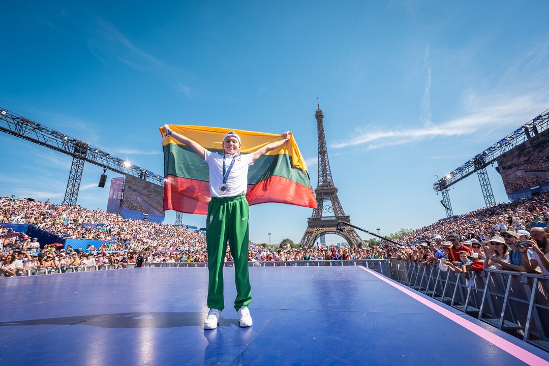 Pamatykite, kaip D. Banevič-Bgirl Nicka pagerbimo ceremonijoje įspūdingai džiugino Paryžiaus minią<br> V.Dranginio/LTOK nuotr.
