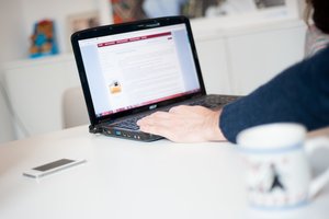 Vienoje populiariausių ir brangiausių darbo sričių – atlyginimų augimo lėtėjimas: daugiau pinigų nebesiūlo ir naujokams