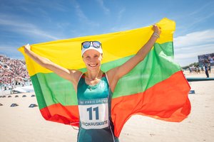 „Karalienė“: apie Los Andželą galvojanti G. Venčkauskaitė nusilenkė L. Asadauskaitei-Zadneprovskienei