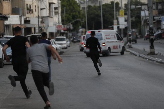 Pranešama, kad per apšaudymą Vakarų Krante žuvo civilis izraelietis