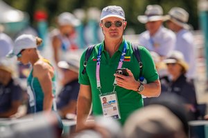 „Geležinė moteris ir žvaigždė“: Versalio rūmų šešėlyje – A. Zadneprovskio reveransas karalienei Laurai