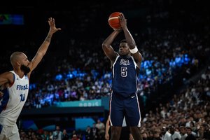 A. Edwardsas atskleidė, kad JAV rinktinėje žais tik olimpiadų metu