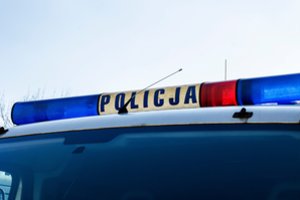 Varšuvoje automobilis rėžėsi į stotelę, sužeista 10 žmonių