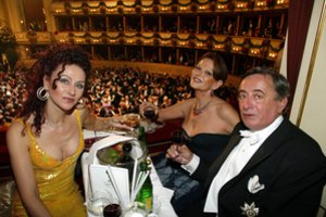 Mirė ką tik šeštąjį kartą vedęs austrų milijardierius Richardas Lugneris