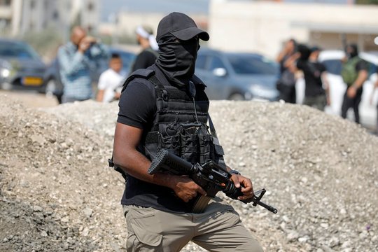 „Hamas“ demonstruoja raketas – skelbia, kad dvi iš jų paleido į Tel Avivą