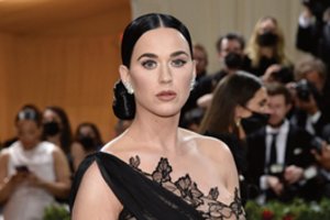 JAV žvaigždei Katy Perry – nemalonumai Ibisoje
