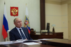 „Bloomberg“: Ukrainai veržiantis Kursko srityje – keista V. Putino strategija ir kas už to slypi