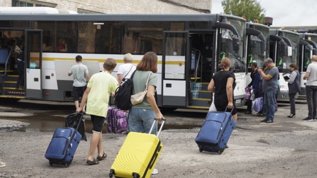 Pasienio regionus aktyviai palieka rusai: iš viso evakuota mažiausiai 200 tūkst. žmonių