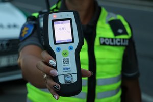 Kauno policija sustabdė beveik pusšimtį neblaivių vairuotojų: vienas važiavo į parduotuvę cigarečių