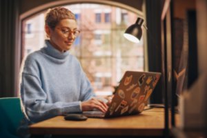 „Bitės Profai“ pataria, kaip išsirinkti tinkamiausią nešiojamą kompiuterį