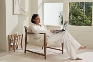 ASUS pristato „Zenbook S 16“ – visiškai naują dirbtiniu intelektu paremtą „Copilot+ PC“ nešiojamąjį kompiuterį