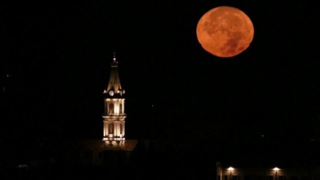 Užburiantis reginys: dangų nušvietė itin retas reiškinys