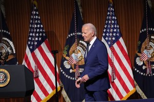 „Hamas“ teigia, kad J. Bideno pastabos uždega „žalią šviesą“ Izraeliui tęsti karą