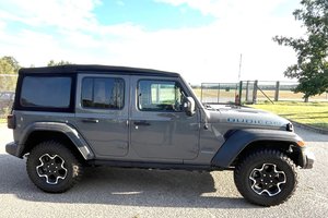 Užuot nuvairavęs vogtą visureigį į Baltarusiją, ispanas atsidūrė areštinėje